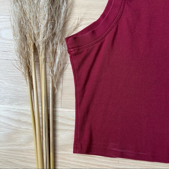 Cropped High Neck Muscle Tank | Maroon | XS - Picture 4 of 5